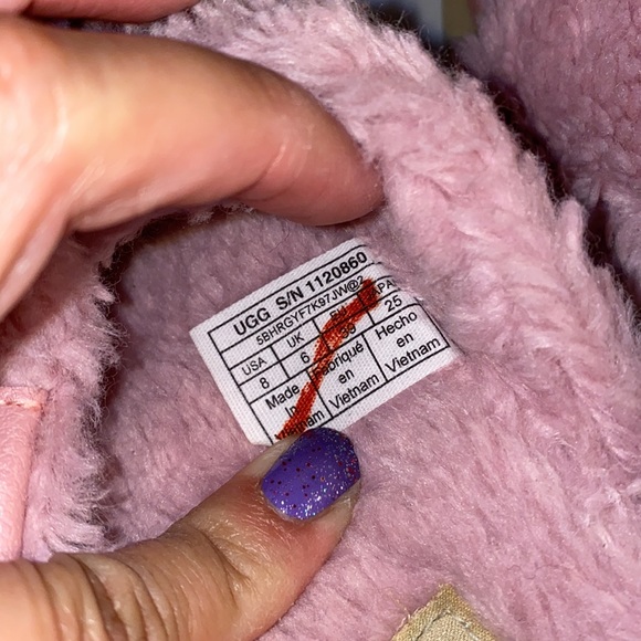 UGG SUGAR FUZZ CROSS SLIDES NO OFFERS - Picture 8 of 10